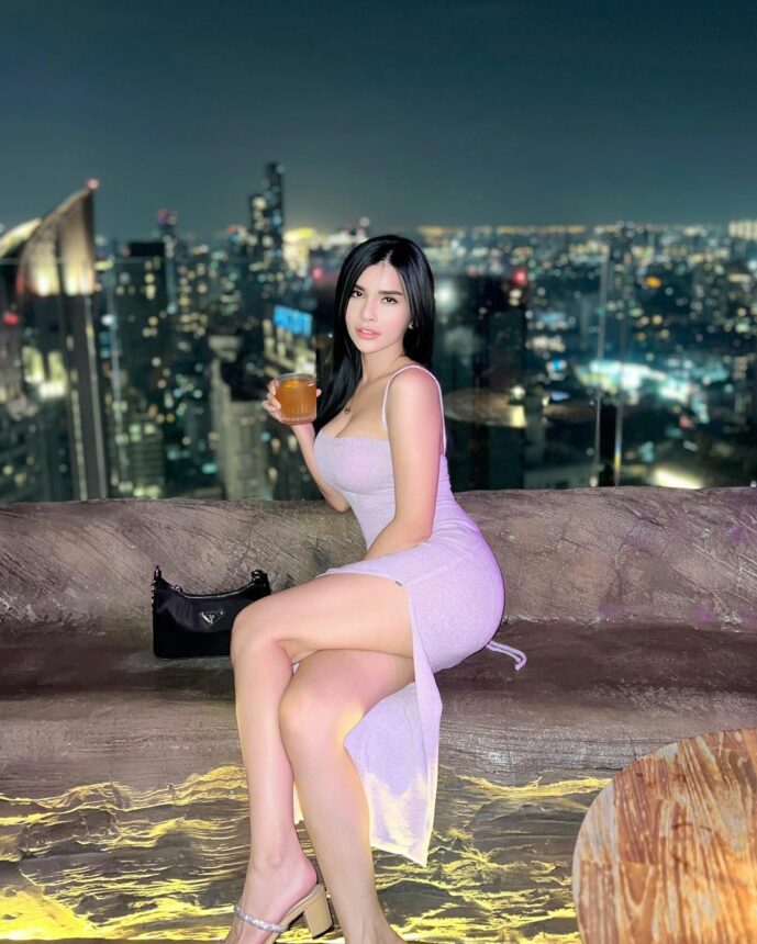 Intip 5 Pesona Maria Vania Saat di Thailand, Cocok Jadi Model Luar Negeri