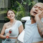Cekricek.id - Rupanya Kartika atau Tika yang merupakan istri dari komika Uus merasa minder menjadi pasangan suaminya karena masa lalunya