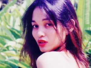 Bunda Corla mengunggah potret lamanya saat masih muda, fotonya itu pun disebut mirip dengan artis cantik almarhumah Nike Ardilla.