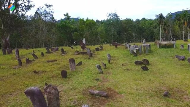 Menelusuri Peradaban Awal di Kepulauan Indonesia: Sebelum Mengenal Tulisan, Menhir Mahek