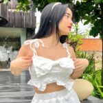Fuji belum lama ini berhasil bikini para followersnya pangling dengaan outfitnya yang serba putih dan juga seksi, ia disebut seperti bidadari.