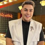 Ivan Gunawan belum lama ini memperlihatkan potret terbarunya yang terlihat lebih kurus dari biasanya usai lakukan diet, ia tampak lebih tampan.