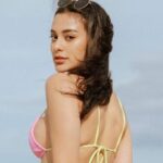Nora Alexandra belum lama ini hebohkan jata maya dengan unggahan di laman Instagram pribadinya yang memakai bikini seksi saat di tepi pantai.