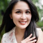 Pesona Sandra Dewi tampaknya semakin tua malam semakin cantik, ia pun disebut sebagai seorang princess yang ada di dunia nyata.