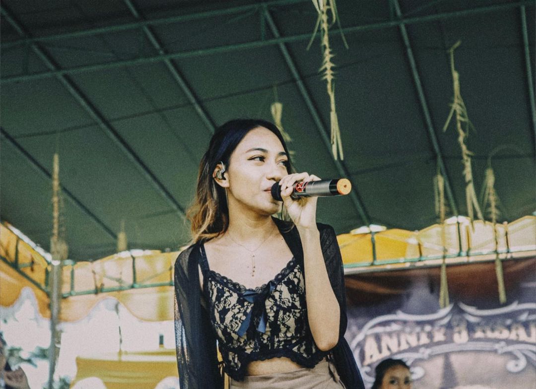 Intip Potret Jegeg Bulan, Wanita Cantik Penyanyi Lagu "Care Bebek" yang Trending