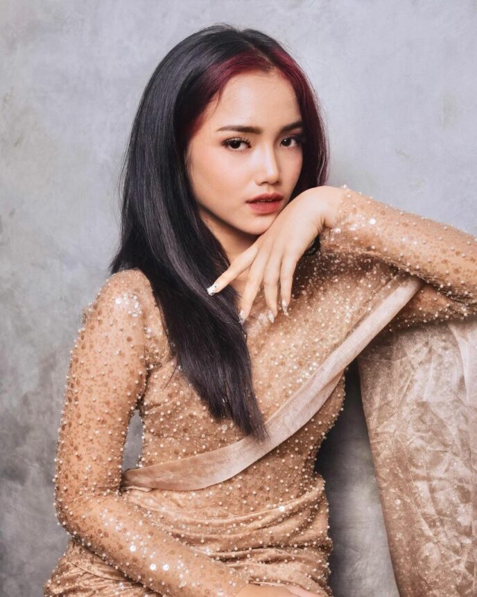 Intip 6 Model Gaya Rambut Unik Ala Fuji, yang Terakhir Katanya Mirip Yuni Shara