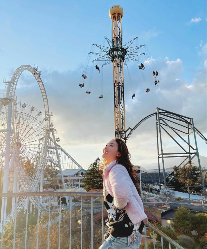 Kunjungi Banyak Tempat, Intip Keseruan Liburan Natasha Wilona di Disneyland Hingga Kampung Naruto