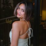 Cekricek.id - Marion Jola tampil cantik dengan potongan rambut pendeknya. Dia memamerkan gaya rambut baru itu dalam unggahan terbaru di akun Instagram. Tak hanya pamer rambut, pakaian dengan punggung yang terbuka lebar membuat semakin banyak orang menyanjung kecantikannya.