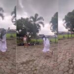 Cekricek.id - Celine Evangelista membuat banyak perempuan iri karena kecantikan dan kulitnya yang sangat terawat. Dia berhasil membuat banyak yang terpukau saat kakinya yang putih bersih tersingkap ketika asik bermain engklek.