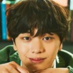Cekricek.id - Yook Sungjae berhasil membuat namanya bersinar terang dalam drama terbarunya yang berjudul "Golden Spoon". Bukan hanya itu, anggota grup Kpop BTOB ini sebelumnya juga sudah cukup sering bermain peran dalam sejumlah drama.