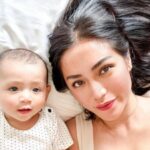 Cekricek.id - Jessica Iskandar resmi melepaskan rumah mewah yang akhir-akhir ini ramai diperbincangkan soal cicilannya yang menunggak. Meski pada mulanya dia berkeinginan memberikan rumah tersebut pada putra sulungnya Ek Barack.