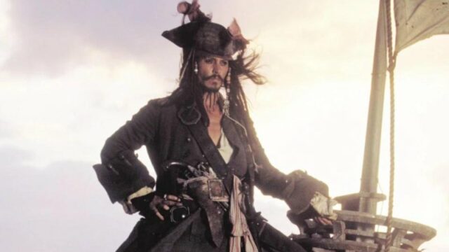 Cekricek.id - Lima tahun tak ada kabar, film "Pirates of The Caribbean" akhirnya merilis season baru dengan dibintangi kembali oleh Johnny Depp sebagai Kapten Jack Sparrow. Namun, season kali ini disebut sebagai film penutup dari lima seri sebelumnya.
