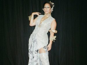 Cekricek.id - Tara Basro, artis cantik yang suka menyuarakan tentang self love itu kembali menarik perhatian publik baru-baru ini. Penampilannya saat menghadiri ajang penghargaan FFI 2022 terlihat jauh berbeda dari biasanya.