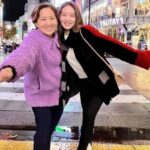 Natasha Wilona diketahui tengah berlibur ke Jepang, ia pergi bersama dengan keluarga dan juga teman-temannya yang selalu bersama ibunya.