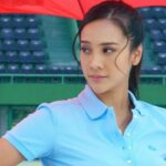 Cekricek.id - Anya Geraldine dipuji semakin keren oleh netizen di sosial media. Karena dirinya unjuk kebolehan saat bermain ski ketika libura