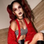 Cekricek.id - Pesona Cinta Laura dengan berdandan ala Joker memang tiada lawan. Yuk intip sejumlah potret cantiknya berikut ini