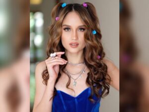 Cekricek.id - Artis cantik Cinta Laura memang sampai kini masih betah untuk sendiri, dan merasa tuhan sangat adil, begini katanya