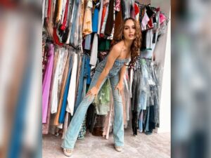 Cekricek.id - Penampilan daripada Cinta Laura memang akan selalu membius maka para penggemar setianya, terutama saat kenakan serba denim