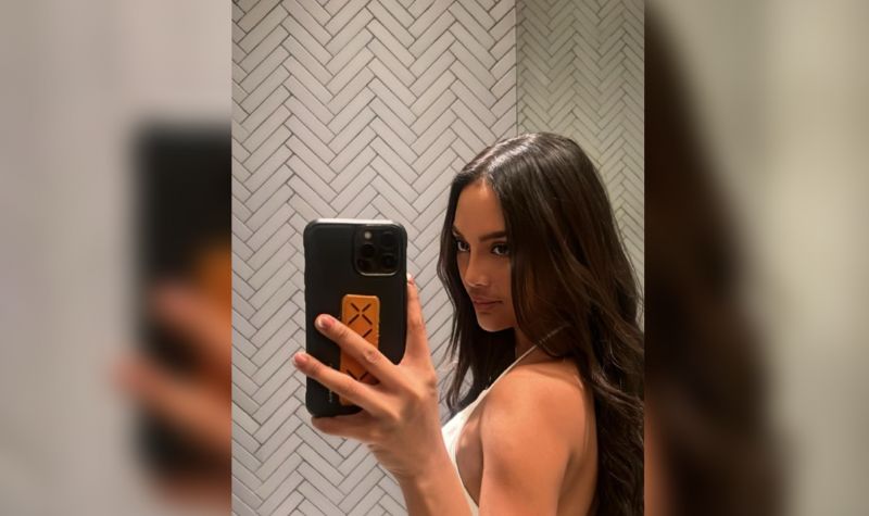 Pamer Punggung Mulus, Erika Carlina Jadi Godaan Banyak Netizen