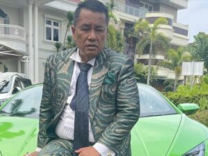 Cekricek.id - Hotman Paris memberikan kecaman keras terkait tindakan yang dilakukan oleh seorang anak kepada ibunya, begini katanya