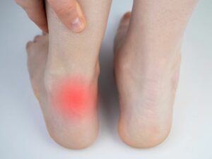Cekricek.id - Sebenarnya ada beberapa alasan dan penjelasan mengapa kaki tidak berhenti berkedut. Simak penjelasan lengkapnya