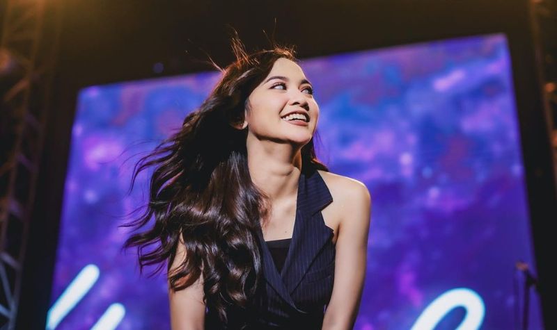 Lirik dan makna di balik lagu "Sial" Mahalini. Semoga bermanfaat.
