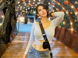 Cekricek.id - Maria Vania kali ini justru disamakan oleh hantu oleh banyak netizen. Karena wajah cantiknya selalu terbayang di mimpi netizen