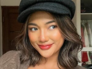 Cekricek.id - Marion Jola juga dianggap memiliki wajah cantik sekaligus juga fotogenik. Intip foto selfinya, cantiknya gak abis-abis