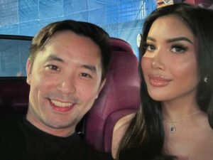 Cekricek.id - Transgender Millen Cyrus tampaknya tidak kalah dari Lucinta Luna. Karena turut mengunggah foto mesranya bersama pria tampan