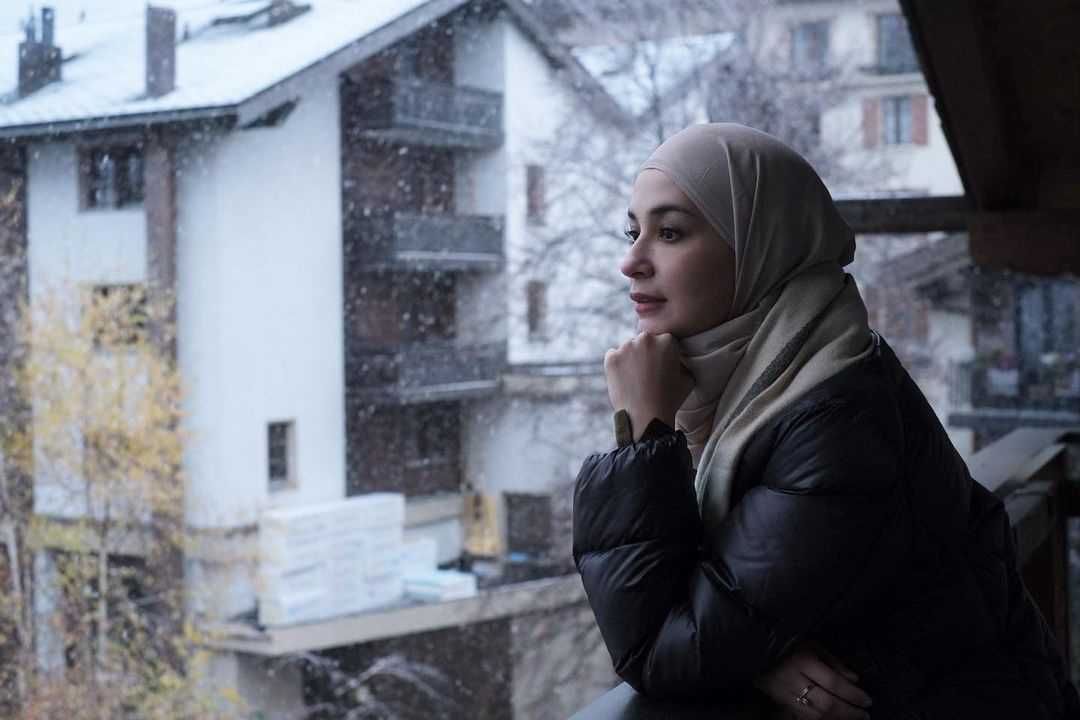 Mesranya Shireen Sungkar dan Suami Bagai Drakor Crash Landing On You