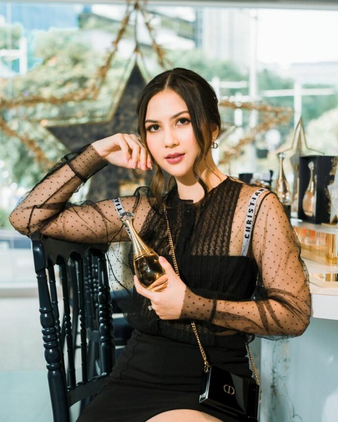 Wow, Cantiknya Jessica Mila Kenakan Dress Hitam Transparan Sungguh Memikat