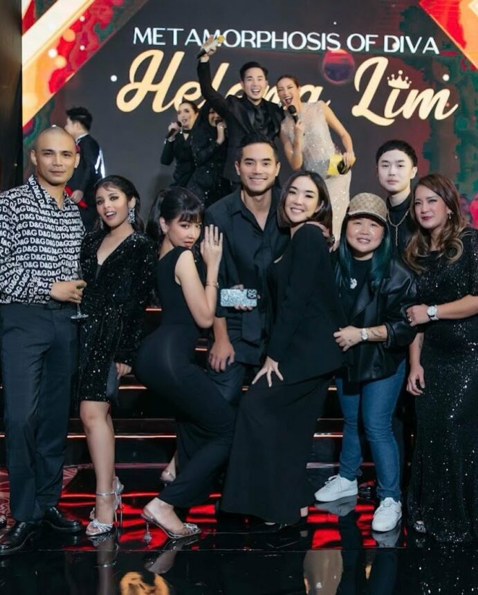 Intip Gaya Panas Lucinta Luna dengan Gaun Pinggang Terbuka
