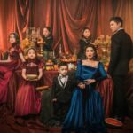 Cekricek.id - Keluarga Ussy Sulistyawati dipuji good looking semua saat menjalani sebuah pemotretan dengan mengusung tema kerajaan
