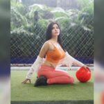 Cekricek.id - Penampilan daripada Maria Vania kali ini dipuji begitu mantul sekaligus luar biasa, saat pamer pose menggoda dan menawan