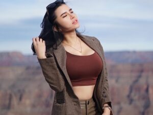 Maria Vania hebohkan warganet dengan unggahan potret seksinya di laman Instagram pribadinya @maria_vania yang tuai sorotan warganet.