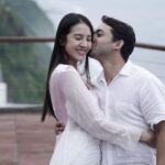 Anya Geraldine membagikan momen bahagianya yang mendapatkan kejutan dari sang kekasih dan juga sahabatnya, Selasa (20/12/2022).