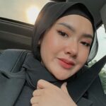 Penyanyi dangdut Cita Citata belum lama ini hebohkan jagat maya dengan unggahan di laman Instagram pribadinya yang menuliskan kata miskin.