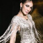 Luna Maya mencuri perhatian publik dengan outfit kece badainya yang tidak lupa dibagikan Luna Maya lewat akun Instagram pribadinya,.