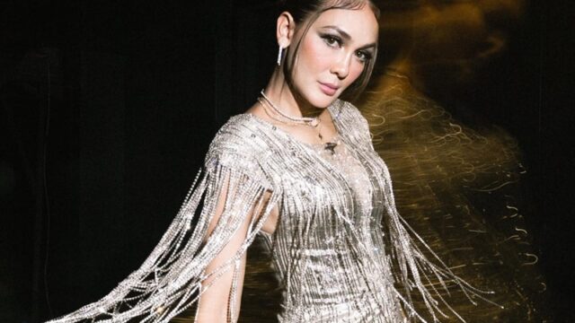 Luna Maya mencuri perhatian publik dengan outfit kece badainya yang tidak lupa dibagikan Luna Maya lewat akun Instagram pribadinya,.