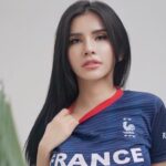Tato Naga yang dipamerkan Maria Vania terletak di perutnya berhasil mencuri perhatian warganet karena ternyata terlihat tidak ada ekornya.