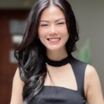 Pesona Nita Gunawan yang semakin hari pasalnya semakin cantik membat sejumlah kaum hawa menjadi iri karena kecantikan yang dimilikinya.