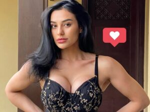 Nora Alexandra hebohkan warganet unggahan seksi di laman Instagram pribadinya yang memperlihatkan dadanya yang terbilang berukuran besar.