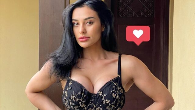 Nora Alexandra hebohkan warganet unggahan seksi di laman Instagram pribadinya yang memperlihatkan dadanya yang terbilang berukuran besar.