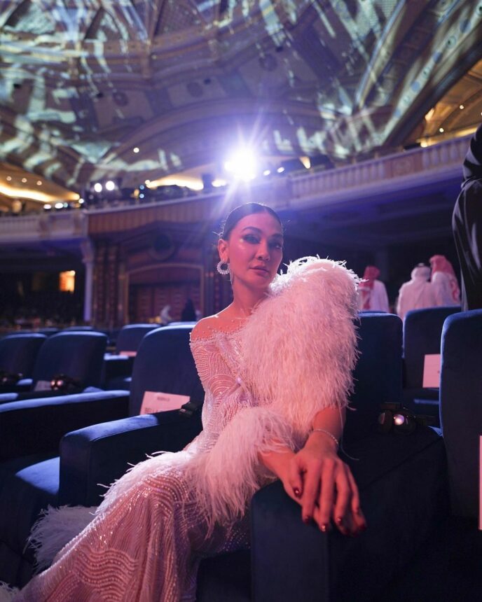 Intip Cantiknya Luna Maya yang Mejeng di Red Carpet Festival Film Internasional, Ketemu Deretan Artis Luar Negeri
