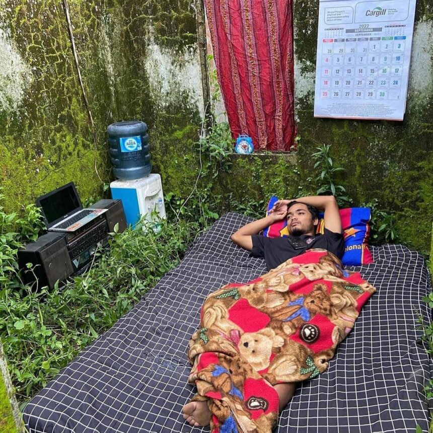 Unik, Seniman Ini Bikin Desain Kamar Bertema Alam Tapi Dipenuhi Lumut dan Rumput Liar