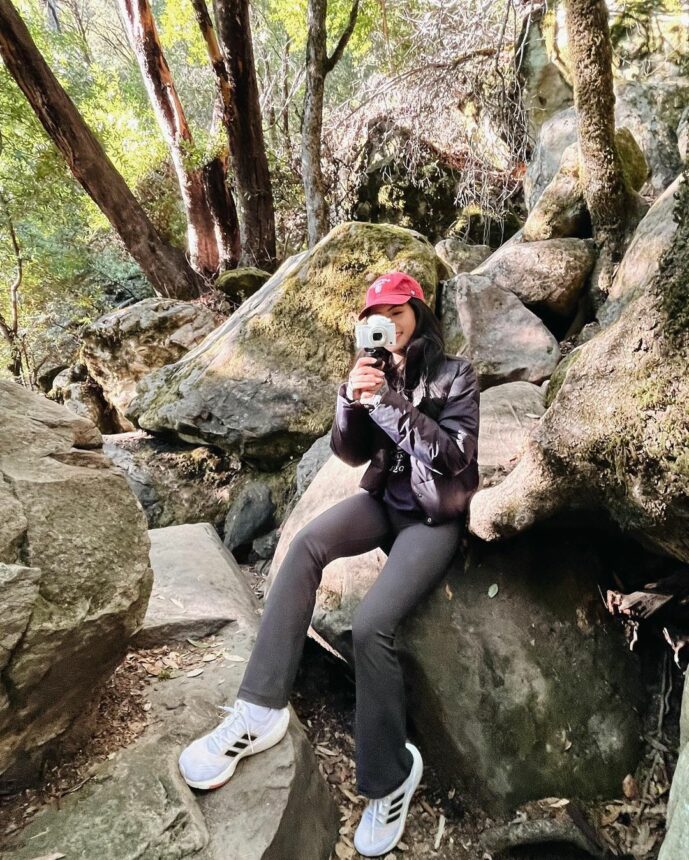 Intip Potret Liburan Bertemakan Wisata Alam Maudy Ayunda dan Suami