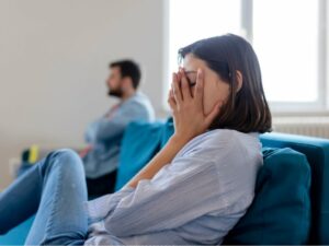 Cekricek.id - Dalam setiap hubungan percintaan pasti akan bertemu pada titik jenuh. Namun, dari semua permasalahan yang dialami ada beberapa hal yang menjadi tanda bahwa hubungan itu sudah harus diakhiri.