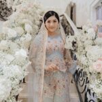 Cekricek.id - Erina Gudono resmi menggelar semaan Al-qur'an sebagai rangkaian upacara jelang pernikahannya dengan Kaesang Pangarep. Dalam siaran langsung yang tayang di televisi, semaan ini ditandai dengan pembacaan 30 juz Al-qur'an.