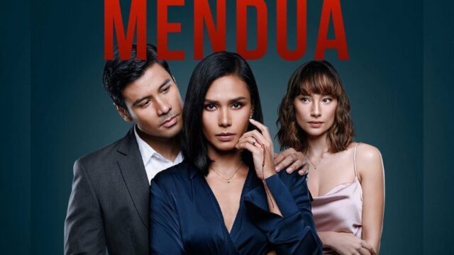 Cekricek.id - Web series "Mendua" yang akan tayang tak lama lagi sudah mengeluarkan trailer resminya. Berisi sejumlah potongan adegan yang membuat banyak orang penasaran, mini seri yang dapat ditonton di platform Disney+ Hotstar itu juga membagikan sinopsisnya.