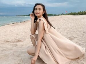 Cekricek.id - Michelle Ziudith merupakan artis tanah air yang populer berkat sederet judul film yang pernah dibintanginya. Tidak hanya film, aktris berbakat ini juga cukup aktif unjuk kepiawaian dalam banyak judul sinetron hingga web series.